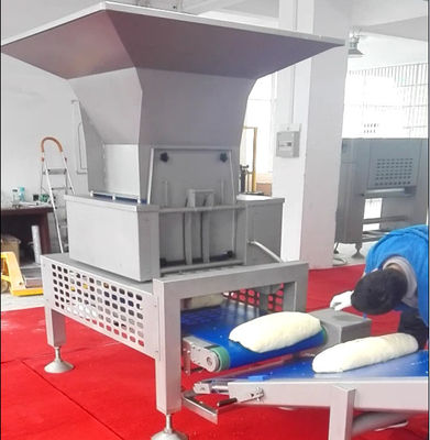 comprar Cadena de producción del pan SS304 anchura de trabajo de 600m m con la tolva auto del corte de la pasta Fabricación en línea