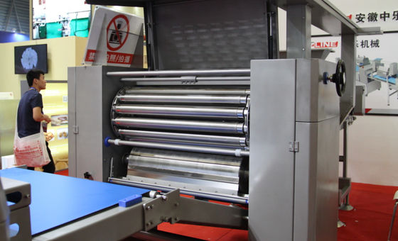 comprar Pasta de hojaldre Paratha del Plc de Siemens que hace la máquina con 2 sistemas de dispositivos que laminan Fabricación en línea