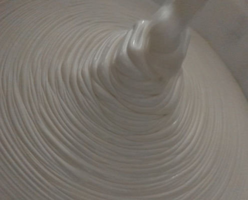 comprar La cadena de producción del rollo suizo 40 kilovatios, máquina del fabricante de la torta de gasa con compone la línea Fabricación en línea