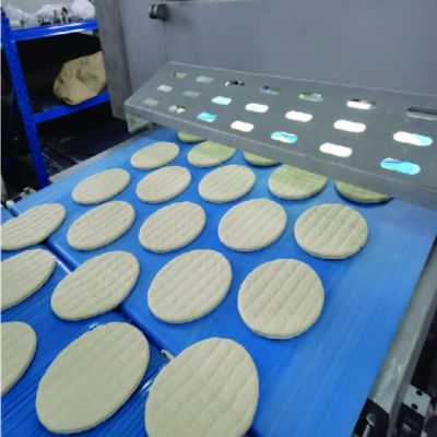 comprar Alta cadena de producción de la pizza de la automatización con el sistema que cubre de la pasta industrial Fabricación en línea