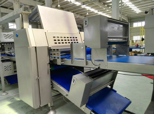 comprar Fácil actúe la máquina que lamina industrial anchura de la correa de 800 milímetros para los pasteles daneses Fabricación en línea
