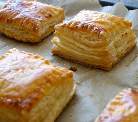 comprar Cadena de producción industrial ajustable de los pasteles de las capas 35kw para la hoja de la pasta de pasteles Fabricación en línea