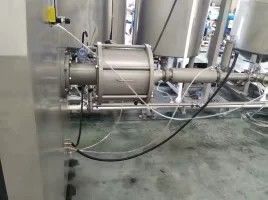 comprar La máquina de la aireación de la torta de esponja con 800kg hizo salir para el rollo suizo y la otra torta de esponja Fabricación en línea