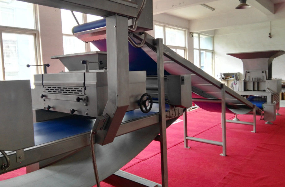 Stainless Steel Automatic Puff Pastry Making Machine With Plait Pastry Make Up Line
